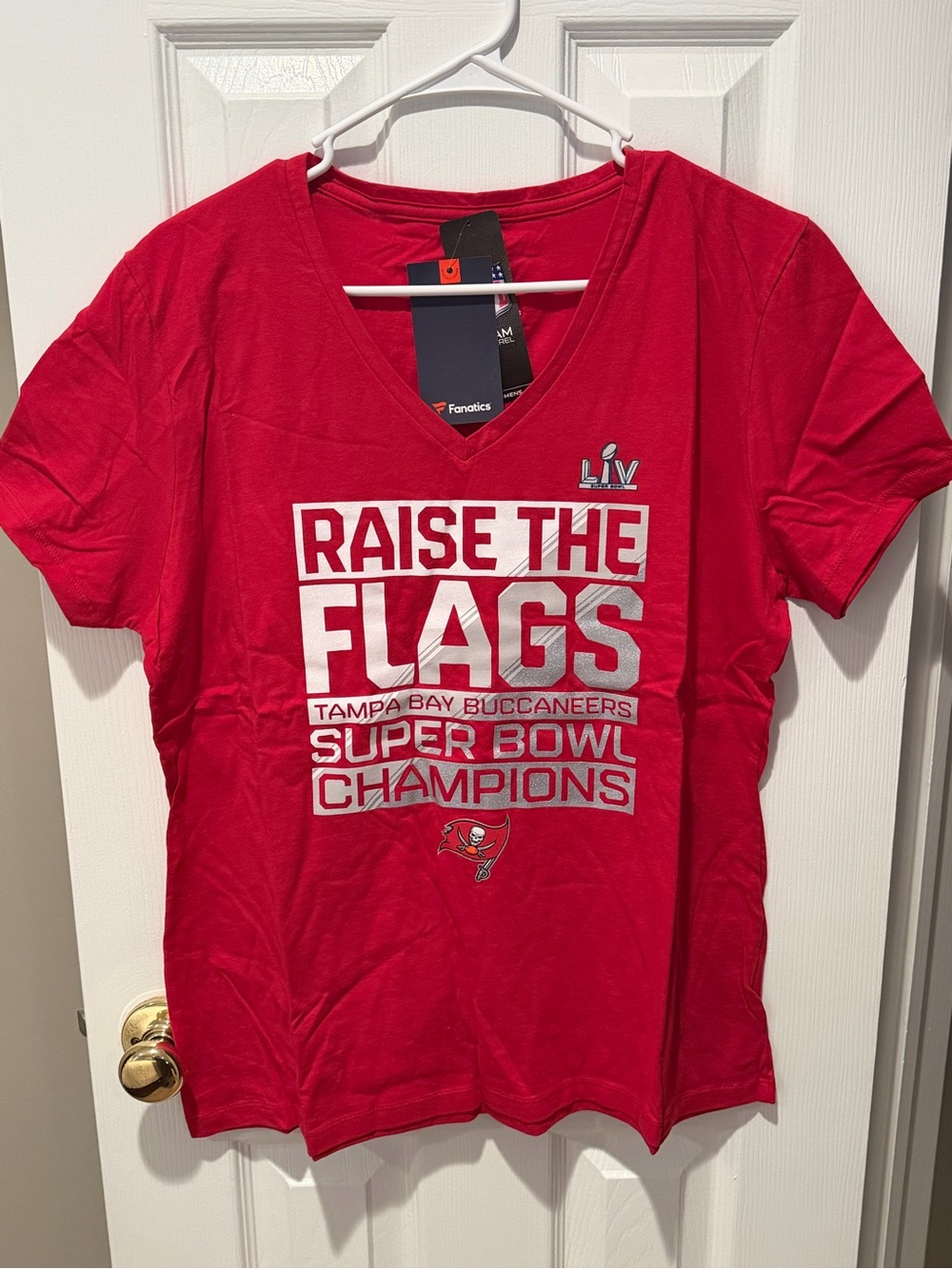 Fanatics Tampa Bay Buccaneers Super Bowl LV Champions V-Neck Tee XL NWT
